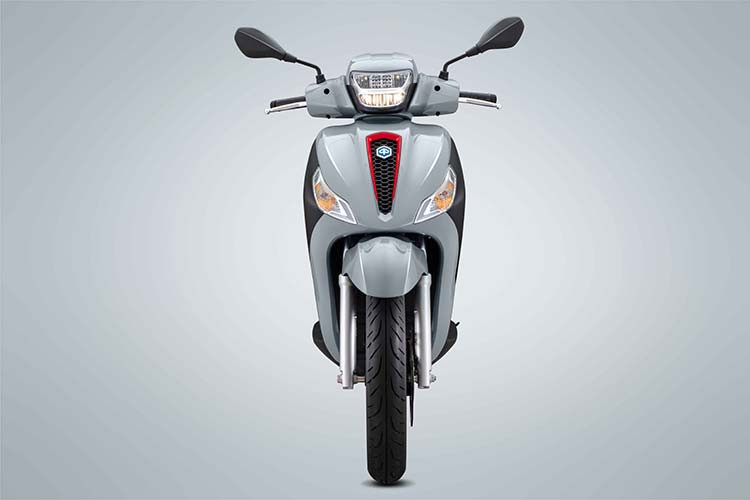 Tại thị trường Việt Nam, Piaggio Medley 2020 sẽ được phân phối với 2 phiên bản động cơ là 125cc và 150cc giống như đối thủ Honda SHi thế hệ mới. Sản phẩm sẽ có mặt tại các đại lý trên toàn quốc từ tuần đầu của tháng 3/2020. 