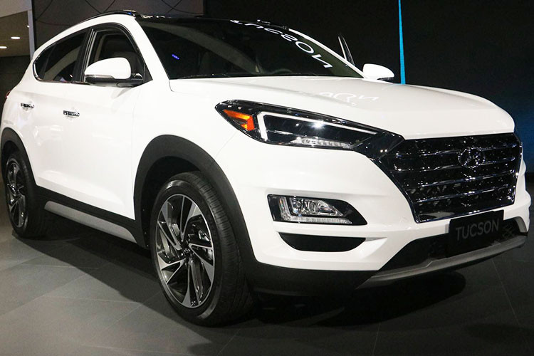 Nhà phân phối Hyundai tại Malaysia (HSDM) đã bắt đầu nhận đơn đặt hàng Hyundai Tucson facelift 2019, trước khi mẫu xe này chính thức ra mắt vào cuối tháng 10. Thế hệ mới của mẫu crossover 2019 lần đầu được công bố tại triển lãm New York Auto Show 2018 diễn ra hồi tháng 3.