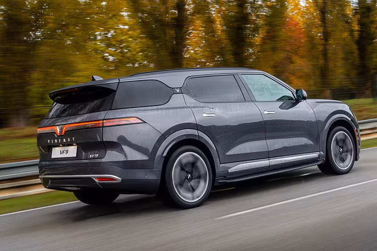 Ro tin VinFast VF9 sap duoc mo ban tai My-Hinh-2