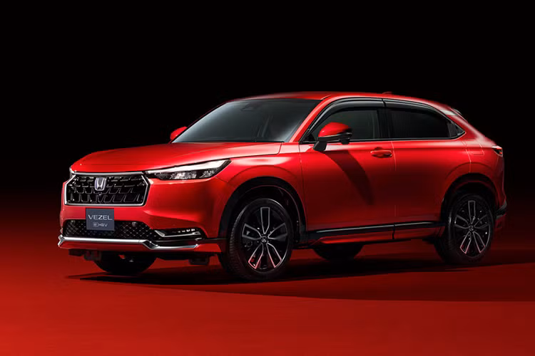 Honda Nhật Bản cuối cùng đã vén màn phiên bản nâng cấp giữa vòng đời của mẫu crossover Honda HR-V 2024 mới (được gọi là Vezel ở Nhật Bản) thế hệ thứ 3 tại thị trường quê nhà, sau khi hé lộ thiết kế vào hồi tháng 3/2024 vừa qua.