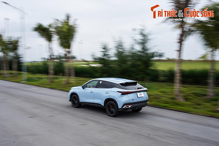 Nhà sản xuất ôtô đến từ Trung Quốc cho biết, Omoda C5 đạt tiêu chuẩn an toàn 5 sao toàn cầu, gồm A-NCAP (Úc), E-NCAP (châu Âu), L-NCAP (Latin), ASEAN-NCAP (ASEAN), C-NCAP (Trung Quốc).