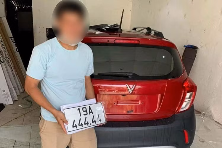 VinFast Fadil cu trung bien 