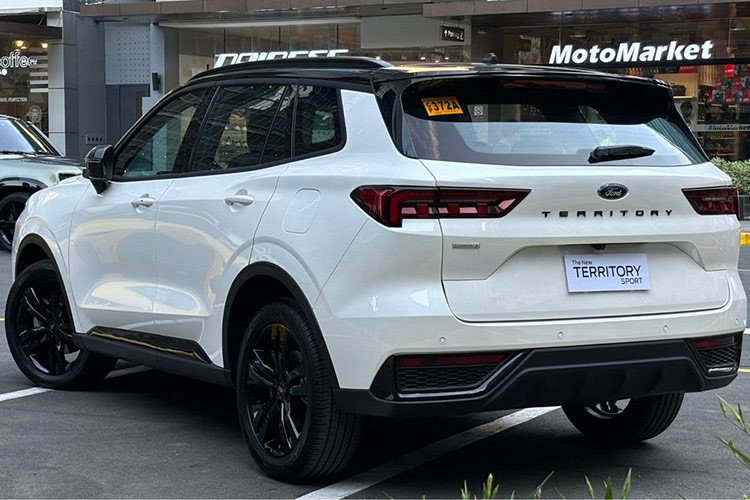 Không chỉ tự tin sở hữu vẻ ngoài thể thao, năng động, vận hành êm ái và công nghệ thông minh dẫn đầu phân khúc, Ford Territory Sport luôn đặt yếu tố an toàn làm ưu tiên hàng đầu. Đó là lý do gói công nghệ hỗ trợ người lái cao cấp Co-Pilot 360 trên Ford Territory được ra đời, với mục tiêu đem đến an toàn tối đa cho người lái và hành khách.
