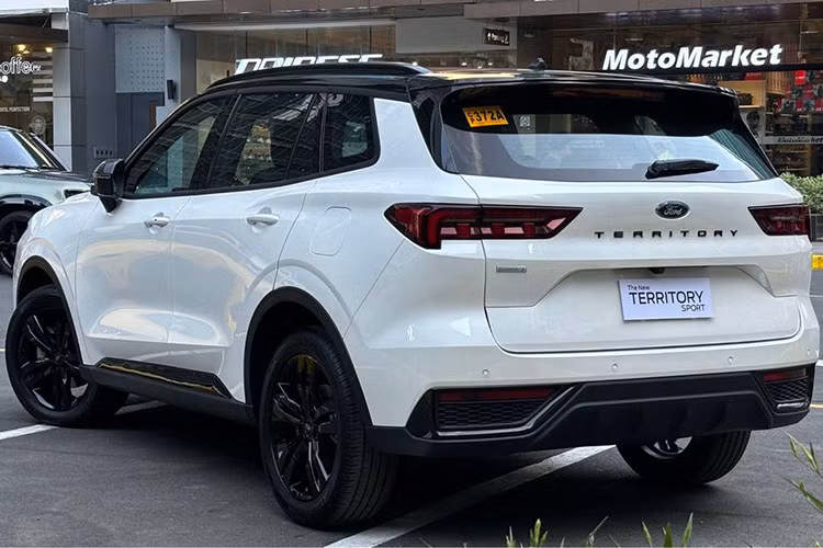 Không chỉ tự tin sở hữu vẻ ngoài thể thao, năng động, vận hành êm ái và công nghệ thông minh dẫn đầu phân khúc, Ford Territory Sport luôn đặt yếu tố an toàn làm ưu tiên hàng đầu. Đó là lý do gói công nghệ hỗ trợ người lái cao cấp Co-Pilot 360 trên Ford Territory được ra đời, với mục tiêu đem đến an toàn tối đa cho người lái và hành khách.