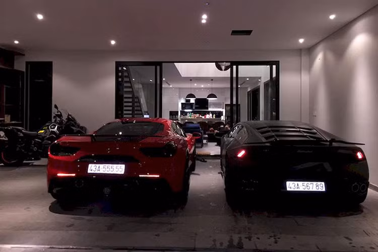 Ferrari 488 GTB nguyên bản sử dụng động cơ V8, tăng áp kép, dung tích 3,9 lít, sản sinh công suất tối đa 661 mã lực tại vòng tua máy 8.000 vòng/phút và mô-men xoắn cực đại 760 Nm tại 3.000 vòng/phút. Kết hợp cùng hộp số ly hợp kép 7 tốc độ, nó mất khoảng 3 giây để tăng tốc từ 0-100 km/h trước khi đạt vận tốc tối đa 330 km/h.