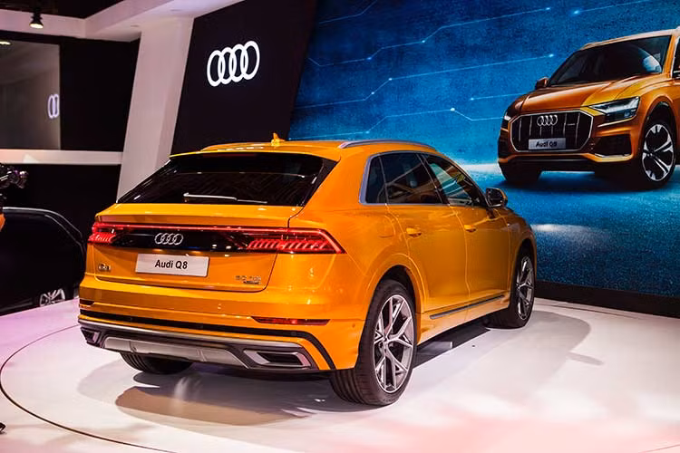 Tại thị trường quê nhà Đức, mẫu SUV chủ lực Audi Q8 2019 sở hữu mức giá từ khoảng 89.200 USD (tương đương khoảng 2,1 tỷ đồng).