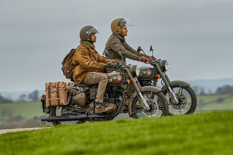 Theo hãng xe máy Royal Enfield, phiên bản giới hạn Classic 500 Pagasus sẽ có hai tùy chọn màu gồn màu Nâu và và Xanh Ô-liu. Sức mạnh của xe đến từ khối động cơ xy lanh đơn, dung tích 499cc, làm mát bằng gió, sản sinh công suất 27,2 mã lực và mômen xoắn cực đại 41,3 Nm.