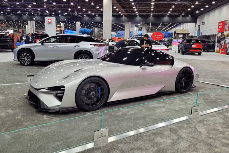 Lexus he lo cong nghe pin oto dien di duoc 1.600 km/lan sac