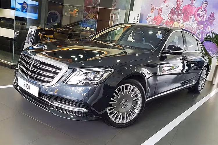 Nếu đang sở hữu một chiếc S-Class mới, mà không thực sự hài lòng về bộ mâm nguyên bản theo xe thì lên mâm Mercedes-Maybach là một gợi ý nâng cấp ngoại thất khá hay dành cho người dùng. Tuy nhiên, nên ưu tiên chọn những bộ mâm chính hãng để bảo đảm an toàn khi sử dụng.