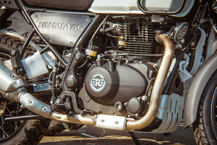 Xe được trang bị hệ thống động cơ xy-lanh đơn, 4 thì, SOHC, phun xăng điện tử trực tiếp, làm mát bằng gió và có dung tích 411 cc. Hệ thống động cơ này giúp sản sinh công suất 24,5 mã lực tại 6.500 vòng/phút, mô-men xoắn cực đại 32 Nm tại 4.250 vòng/phút, đi kèm hộp số 5 cấp.