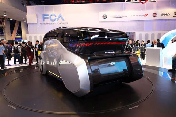 Nói một cách khác, nếu một hành khách muốn giành quyền kiểm soát, một trong những chiếc ghế sẽ tách ra và di chuyển tới mặt táp lô, từ đó một vô lăng sẽ bật ra. Bố cục ghế ngồi cũng có thể được thay đổi cho những buổi họp làm ăn hoặc cho phép hành khách xem phim hoặc truyền hình... Hành khách sẽ có thể điều khiển thông qua động tác (tiếp xúc không gian ảo), và chiếc xe sẽ kết nối điện thoại thông minh của mọi người ngay khi họ bước vào trong.