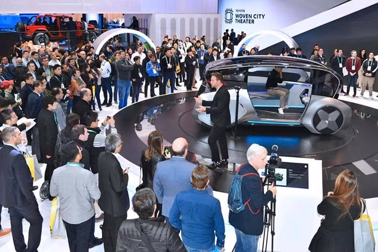 Có quá nhiều công nghệ nhồi nhét vào một chiếc xe và gần như có thể nhìn thấu con người khiến nó có vẻ không ổn. Tuy nhiên, Mobis không lo lắng về việc những chiếc xe của họ có thể đọc cảm xúc con người như vậy. “Những mối lo như vậy có thể được giảm bớt với công nghệ bảo mật mạnh mẽ nhưng có thể vẫn có những người không muốn chấp nhận rủi ro như thế,” Mobis cho biết. Các nhà nghiên cứu của họ tin rằng các lợi ích lớn hơn rủi ro.