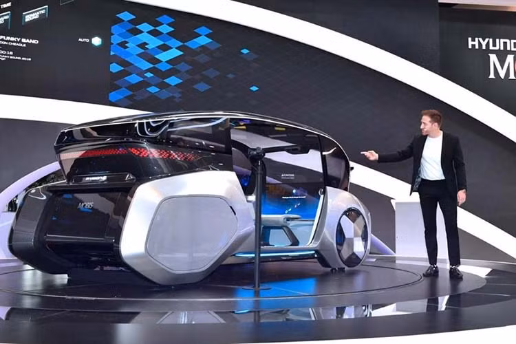 Chiếc xe tương lai sẽ chỉ đủ tốt cho bạn nếu nó có thể tạo nên một mối quan hệ gắn kết với bạn, và giao tiếp hòa hợp với những người khác. Điều đó dường như là tiền đề của mẫu concept mới nhất từ nhà cung cấp phụ tùng Mobis của Hyundai mang tên M.Vision S tại CES 2020.
