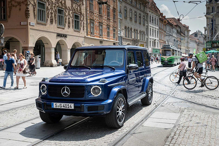 Từ năm 1979 cho đến ngày nay, mỗi chiếc G-Class bao gồm nhiều biến thể đều được lắp ráp tại nhà máy Magna-Steyr ở Graz, nước Áo trên cùng một dây chuyền sản xuất. Dây chuyền lắp ráp bao gồm 2.000 nhân viên lành nghề, họ đặt cả trái tim và tâm hồn của họ để sản xuất ra những chiếc G-Class – dòng xe làm ra để yên tâm và tin cậy.
