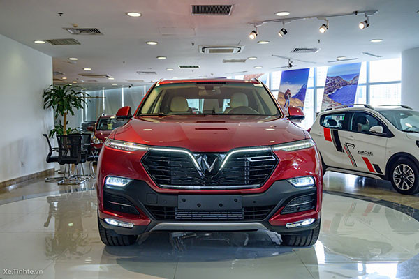 Tau xe VinFast Lux SA2.0 