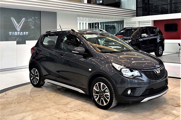 Tau xe VinFast Lux SA2.0 