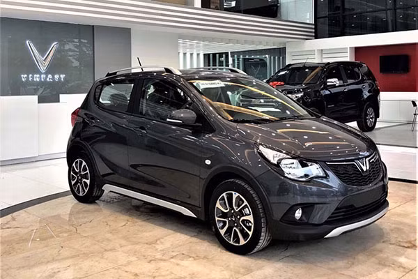 Tau xe VinFast Lux SA2.0 