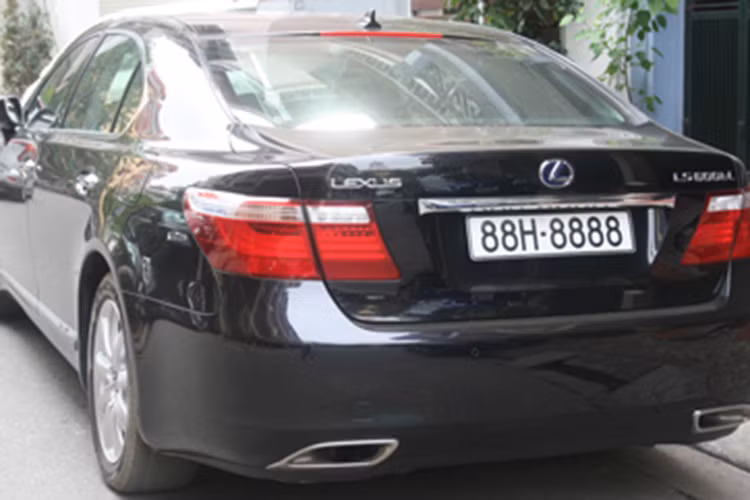 Dau gia bien so xe oto "sieu dep" de ngan tieu cuc-Hinh-4