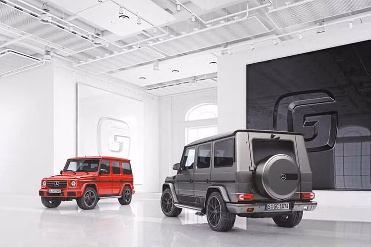 Mercedes-Benz G-Class 2019 sẽ có mặt tại Mỹ vào cuối năm 2018 với duy nhất biến thể G550 động cơ Biturbo V8 4.0 lít cho ra công suất 416 mã lực. Hãng xe Đức sẽ công bố thêm các tùy chọn khác của G-Class mới.