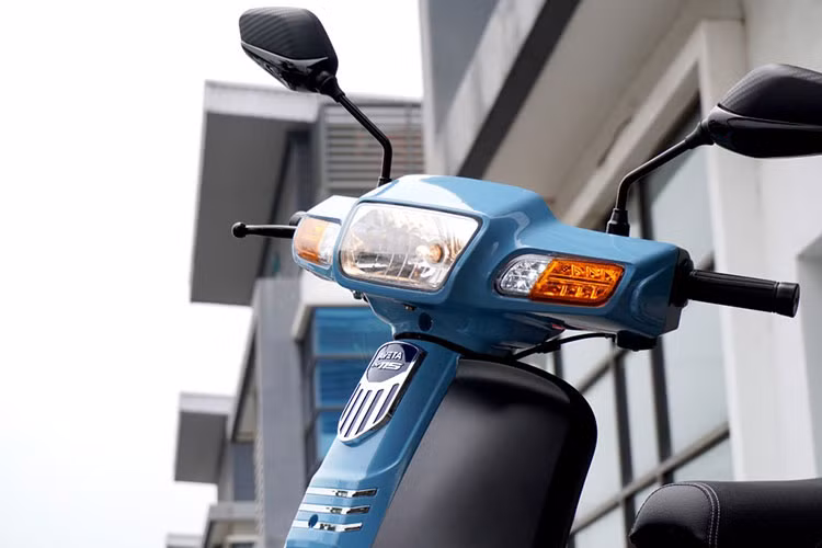 Aveta DY115 2025 có hai phiên bản gồm tiêu chuẩn và đặc biệt đều trang bị hệ thống đèn chiếu sáng halogen, đảm bảo khả năng chiếu sáng hiệu quả trong mọi điều kiện khi sử dụng. 