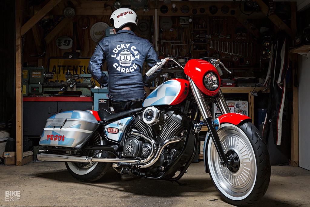 Hệ khóa RFID này được tích hợp vào mũ bảo hiểm và áo khoác da, kích hoạt khi người lái đến gần và hoạt động cực kỳ tiện lợi. Xe cũng có thể khởi động thông qua ứng dụng m.ride trên điện thoại thông minh của chủ nhân. Motogadget cũng cung cấp bộ ECU mới, cho phép Lucky Cat giảm đáng kể hệ thống dây điện từ các nút điều khiển trên tay lái.