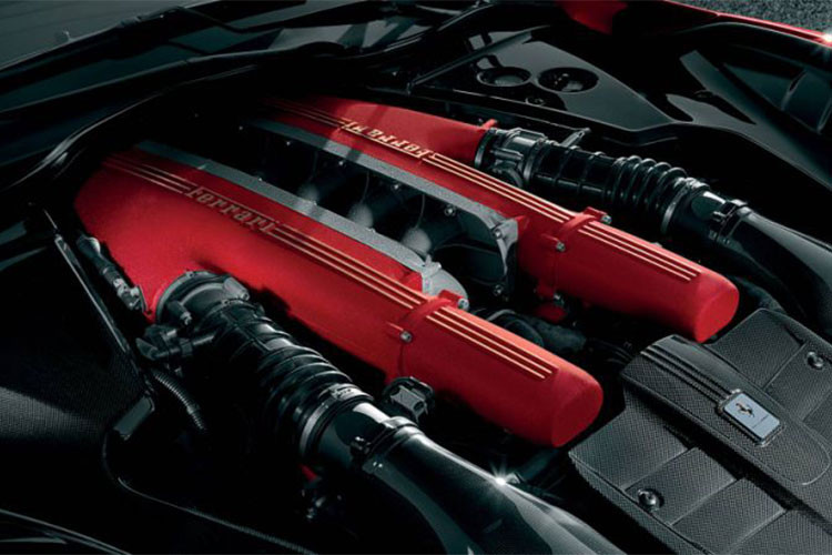 Ngoài cỗ máy V12 6.3L trên Ferrari F12berlinetta 2014, các chi tiết còn lại được anh lắp ráp hoàn toàn thủ công và thậm chí chế tạo mới hoàn toàn. Sau khi lắp ráp thành công chiếc siêu xe đua F1 tự chế, chính bản thân Zac Mihajlovic cũng cảm thấy kỳ lạ với chiếc xe của mình.