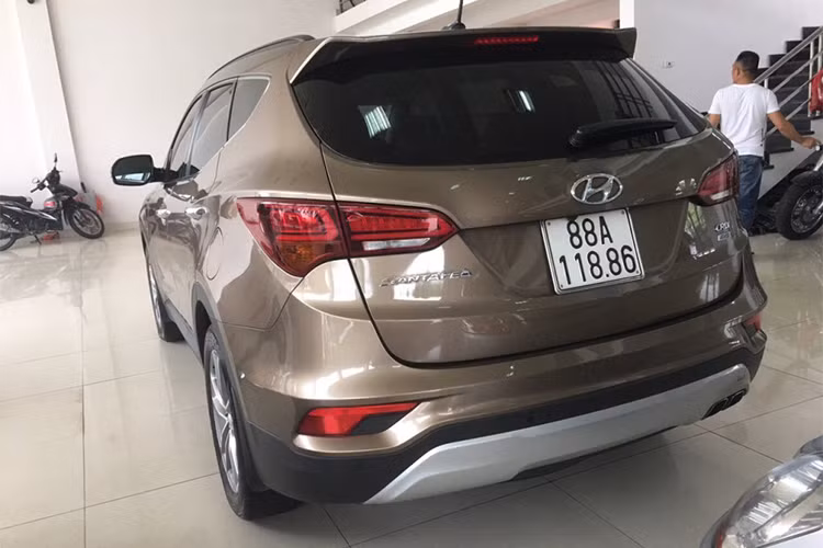 Theo phòng Kiểm định xe cơ giới cho hay, phía Cục Cảnh sát giao thông cho biết biển số này được cấp cho chiếc Hyundai SantaFe vào cuối năm 2017, khi chiếc xe này sang tên chuyển vùng từ Vĩnh Phúc về Hà Nội.