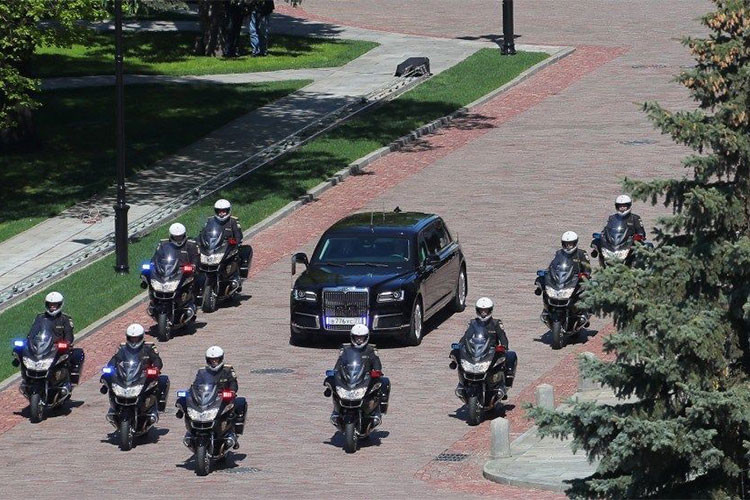 Đáng chú ý là vào tháng 6 vừa qua, Quỹ Phát triển và An ninh quốc phòng (DSDF) - chủ của Công ty Tawazun tại Các Tiểu vương quốc Ả rập Thống Nhất đã chính thức thông báo kế hoạch hợp tác với Nga về dự án dành cho các mẫu xe Kortezh, cam kết đầu tư khoảng 129 triệu USD.