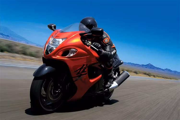 Liệu Hayabusa có được trang bị động cơ turbo hay không đang là câu hỏi được nhắc đến nhiều nhất trong cộng đồng môtô, nhưng khả năng này khó có thể xảy ra, bởi mục đích chính của hãng xe Nhật Bản khi nghiên cứu hệ động cơ này là nâng cao hiệu suất của động cơ có dung tích vừa và nhỏ để tận dụng khả năng tiết kiệm nhiên liệu.