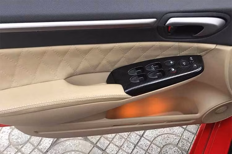 Honda Civic là dòng xe luôn có hơi hướng phục vụ giới trẻ, điều này vẫn được phát huy trên mẫu xe thế hệ thứ 10 đời 2017 đã được bán tại Việt Nam. Và Civic hiện nay vẫn là dòng xe đang được chủ nhân quan tâm cá tính hoá theo phong cách riêng hàng đầu tại Việt Nam hiện nay.