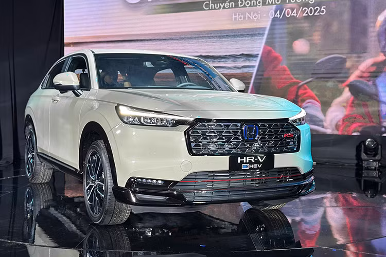 Suzuki XL7 la xe hybrid ban chay nhat Viet Nam thang 3/2025-Hinh-3