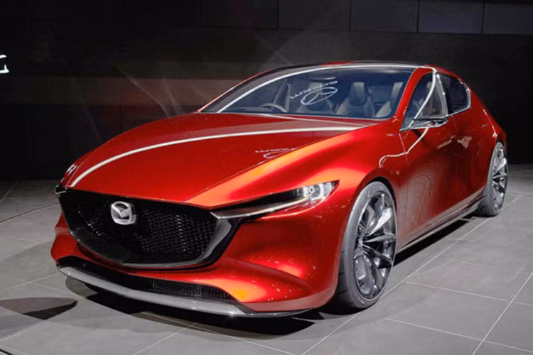 Mẫu xe Mazda Kai Concept mới là chiếc xe đầu tiên sử dụng nền tảng Skyactiv mới nhất của hãng xe Nhật Bản, với động cơ xăng Skyactiv-X và phong cách thiết kế hiện đại nhất. Một số yếu tố chính của ngôn ngữ thiết kế mới trong Kai Concept bao gồm lưới tản nhiệt 3 chiều, đèn pha mỏng với dải chrome sáng kết nối với phần dưới của lưới tản nhiệt.