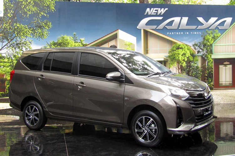 Toyota Calya 2020 mới tại Indonesia có kích thước 4.070 x 1.655 x 1.600 mm, ngắn hơn 130 mm so với Toyota Avanza, thấp hơn 60mm và hẹp hơn 95mm (mẫu xe này cũng được Toyota Việt Nam nhập khẩu từ Indonesia). 