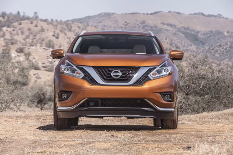 Trên thực tế, kiểu dáng của Murano hoàn toàn mới đã được thay đổi hoàn toàn so với thế hệ cũ theo hướng hiện đại hơn và kết hợp với những đường nét vừa mềm mại, vừa sắc sảo.