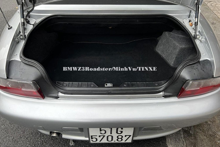 Các mẫu BMW Z3 Roadster bản 1.8, 2.0 và 2.2i không có sẵn ở Mỹ, đây cũng là thị trường duy nhất đón nhận mẫu 2.3 và 2.5. Năm 1999, bộ phận BMW M đã sản xuất một nguyên mẫu Z3 duy nhất được trang bị động cơ 5,4 L M73 V12. Nó dựa trên chiếc Z3 roadster, có bánh xe 17 inch với lốp 225/45 ở phía trước và 245/40 ở phía sau và được sơn màu cam.