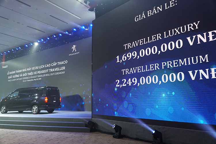 Với những công nghệ trên cùng nền tảng khung gầm thế hệ mới EMP2 của Tập đoàn PSA, giúp Peugeot Traveller đạt được chứng chỉ 5 sao về an toàn theo tiêu chí của Euro NCAP. Tại thị trường Việt Nam, giá xe Peugeot Traveller với 2 phiên bản: Peugeot Traveller Luxury (7 chỗ) là 1,699 tỉ đồng và Peugeot Traveller Premium (4 + 2 chỗ) là 2,249 tỷ đồng.