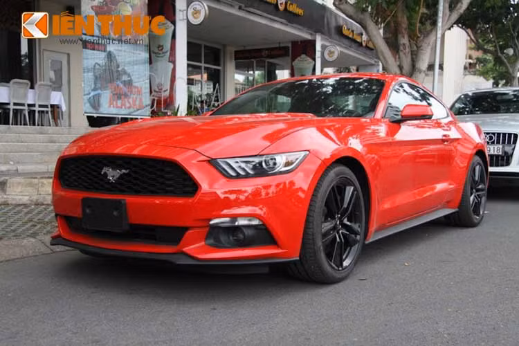 Xe co bap Ford Mustang 2015 vua ve Viet Nam co gi 
