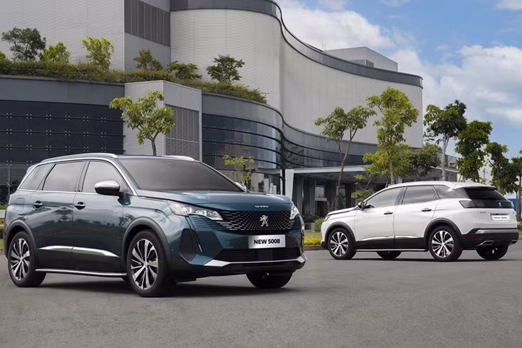 Peugeot 5008 giam 119 trieu dong tai dai ly, Hyundai Santafe de chung