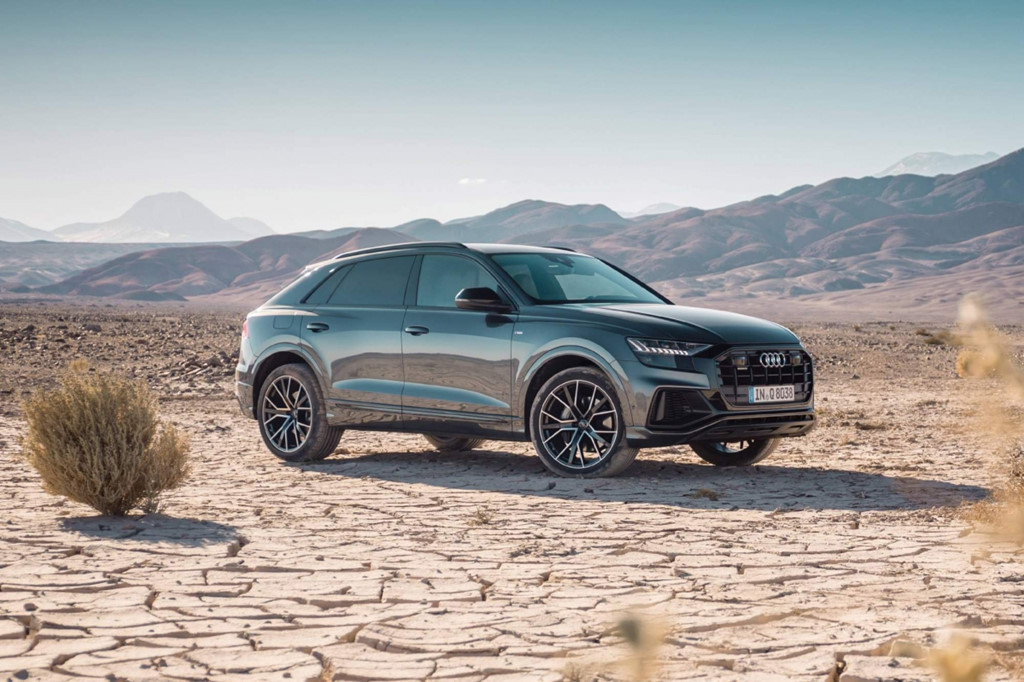 Audi Q8 50 TDI có công suất tối đa 286 mã lực và mô-men xoắn 600 Nm, sức mạnh được truyền đến bốn bánh xe thông qua hộp số tự động 8 cấp Tiptronic kết hợp với hệ dẫn động bốn bánh Quattro.