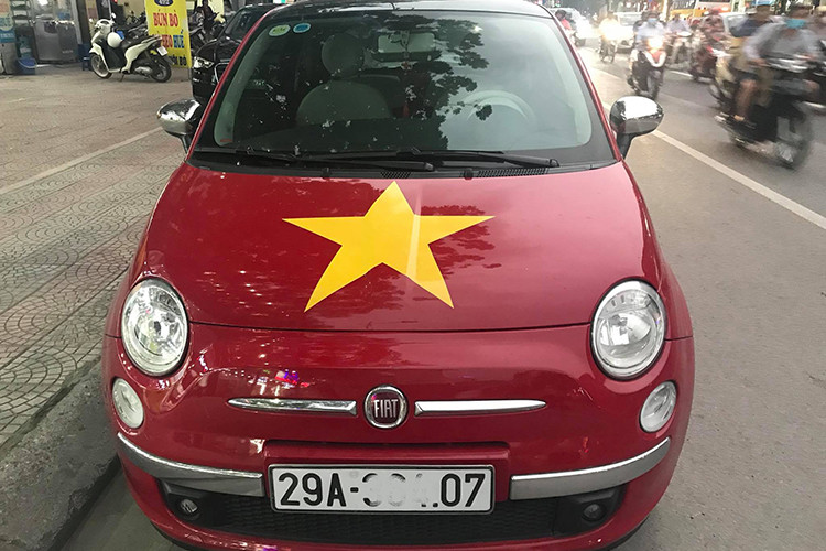 Xe cỡ nhỏ Fiat 500 thường là sự lựa chọn của những người cần một chiếc xe nhỏ gọn để lưu thông trong đô thị. Tuy nhiên, nó cũng được xem là một mẫu xe thuộc dạng "hàng hiếm" dành cho những người dùng có cá tính.