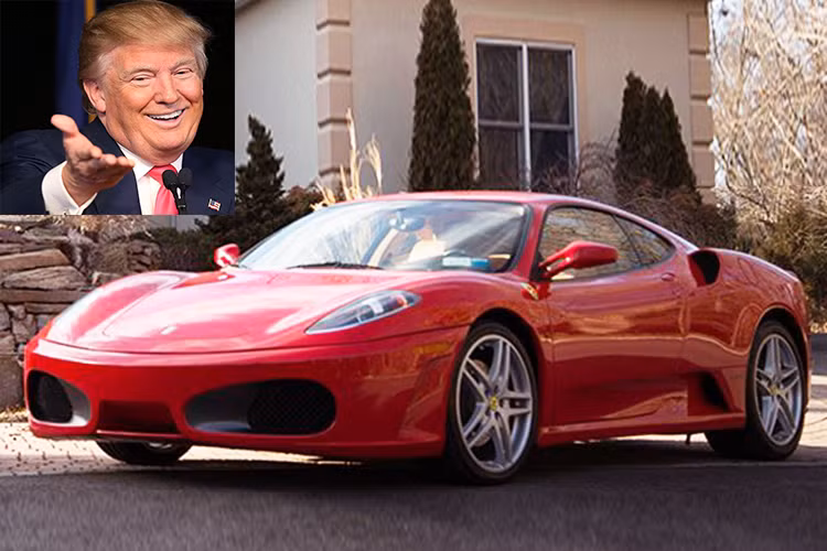 Trước và sau khi ông Donald Trump đắc cử Tổng thống Mỹ, những chiếc siêu xe cữ của ông chủ Nhà Trắng liên tục được rao bán. Đầu tiên là chiếc siêu xe Lamborghini Diablo, tiếp đến là chiếc limousine mang nhãn hiệu Cadillac và mới đây là một chiếc siêu xe Ferrari F430.