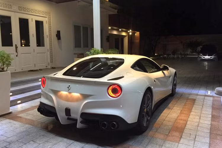 Sức mạnh cho xe nằm ở động cơ V12 6.3L nạp khí tự nhiên, công suất 740 mã lực tại 8.250v/ph và mô-men xoắn cực đại 690Nm.