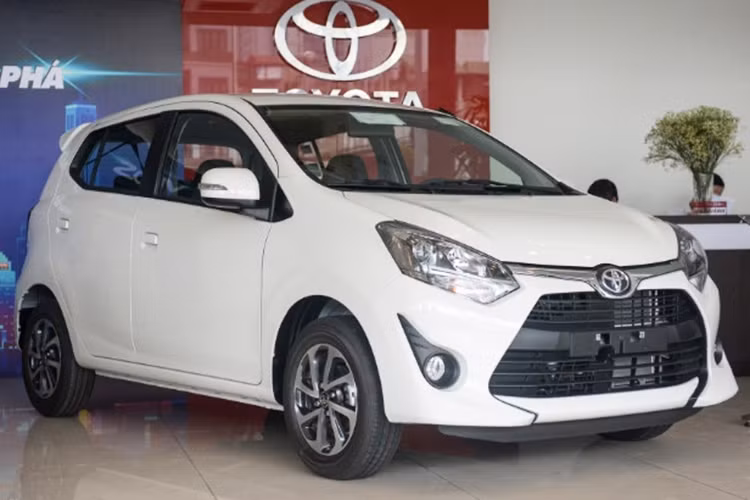 Một số đại lý Toyota tại Hà Nội hiện đang giảm giá bán khá sâu cho mẫu xe giá rẻ Wigo nhằm tăng sức cạnh tranh với hai đối thủ Hyundai Grand i10 và Kia Morning. Theo tìm hiểu của và khảo sát tại một số đại lý ở Hà Nội, Toyota Wigo giảm giá bán từ 15 đến 40 triệu đồng tùy phiên bản. Được biết, đây là mức giảm được thực hiện riêng theo từng đại lý.