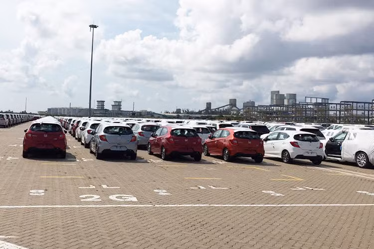 Lần đầu tiên xuất hiện tại Việt Nam tại triển lãm VMS 2018 diễn ra vào tháng 10 năm ngoái, Honda Brio 2019 sẽ là đối thủ cạnh tranh mới của Kia Morning, Hyundai Grand i10 và Toyota Wigo... Tương tự Toyota Wigo, Honda Brio 2019 sẽ là xe nhập khẩu nguyên chiếc từ Indonesia.