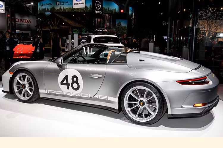 Từng được xem là chiếc 911 mạnh nhất và nhanh nhất trong lịch sử mà Porsche giới thiệu tới khách hàng. Ra mắt lần đầu tiên ra mắt thế giới tại Lễ hội tốc độ Goodwood (Festival of Speed) diễn ra tại Anh vào cuối năm 2017, nó đã gây sự chú ý lớn nhò vào thiết kế và sức mạnh đáng gờm so với các đối thủ cùng phân khúc.