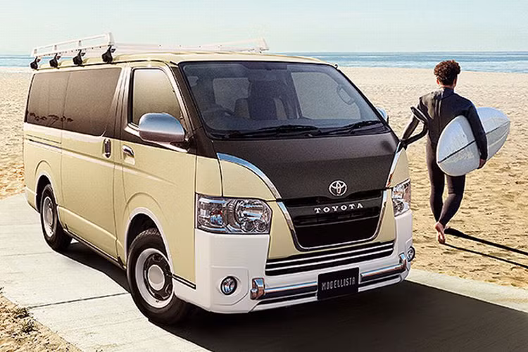 Đây là một mẫu xe van/minibus rất phù hợp với những khách hàng yêu thích dã ngoại và cần một chiếc xe rộng rãi để mang theo nhiều hàng hoá trong những chuyến đi cùng bạn bè và gia đình, đặc biệt là cắm trại.