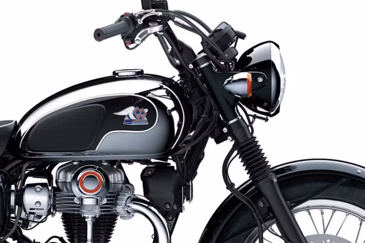 Meguro K3 2025 sử dụng phanh đĩa đơn cho cả bánh trước và sau với đường kính lần lượt là 320mm và 270mm. Đi kèm với đó là vành nan hoa với lốp kích thước trước sau là 100/90-19M/C 57H và 130/80-18M/C 66H.