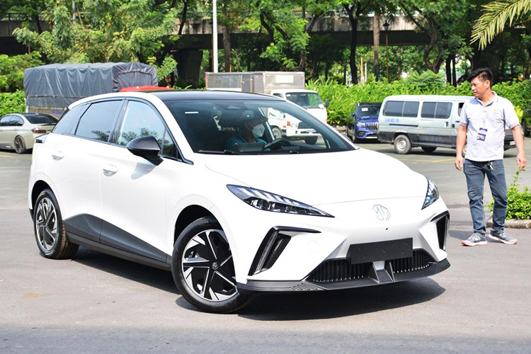 Tuy nhiên, vấn đề về hệ thống sạc và mức độ phổ biến của những chiếc ôtô điện Trung Quốc tại Việt Nam vẫn là yếu tố mà khách hàng cần cân nhắc trước khi quyết định mua. Nếu bạn quan tâm đến MG4 EV, đây có thể là thời điểm thích hợp để xuống tiền.
