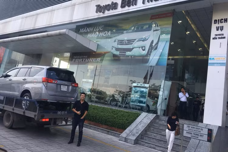 Trước đó không lâu, một mẫu xe khác cùng thương hiệu Toyota là Innova đã bốc được biển số ngũ quý 1 tại TP HCM và ngay sau đó đã rao bán với giá hơn 2 tỷ đồng (chênh hơn 1 tỷ đồng so với giá trị thực của xe).