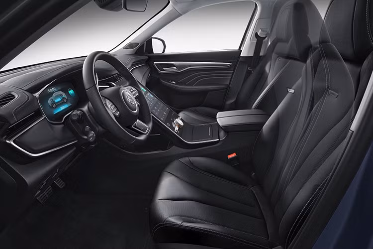 MG chưa công bố nội thất của Majestor nhưng vì chung khung gầm với Maxus D90 nên khả năng khoang cabin của xe sẽ có các tiện ích như: màn hình 12,3 inch trung tâm cùng bảng đồng hồ kỹ thuật số.